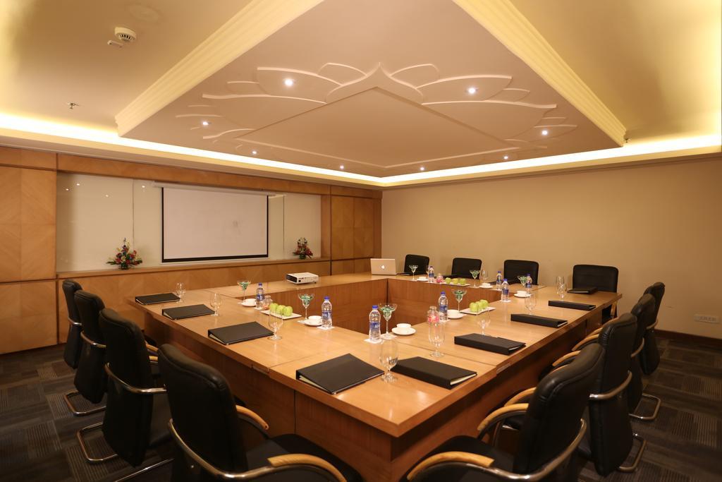 Country Inn & Suites By Radisson, ميروت المظهر الخارجي الصورة