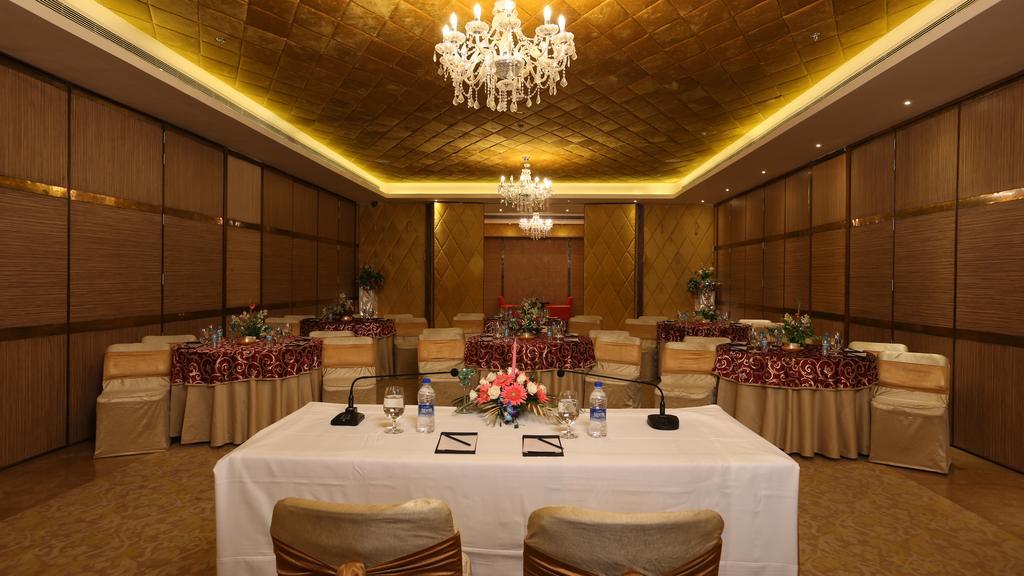 Country Inn & Suites By Radisson, ميروت المظهر الخارجي الصورة