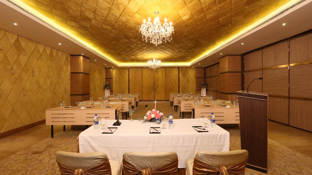 Country Inn & Suites By Radisson, ميروت المظهر الخارجي الصورة