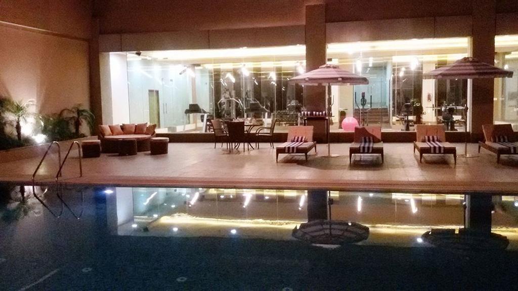 Country Inn & Suites By Radisson, ميروت المظهر الخارجي الصورة
