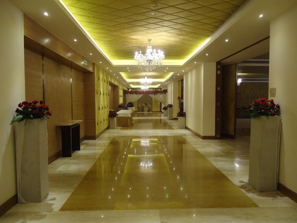 Country Inn & Suites By Radisson, ميروت المظهر الخارجي الصورة