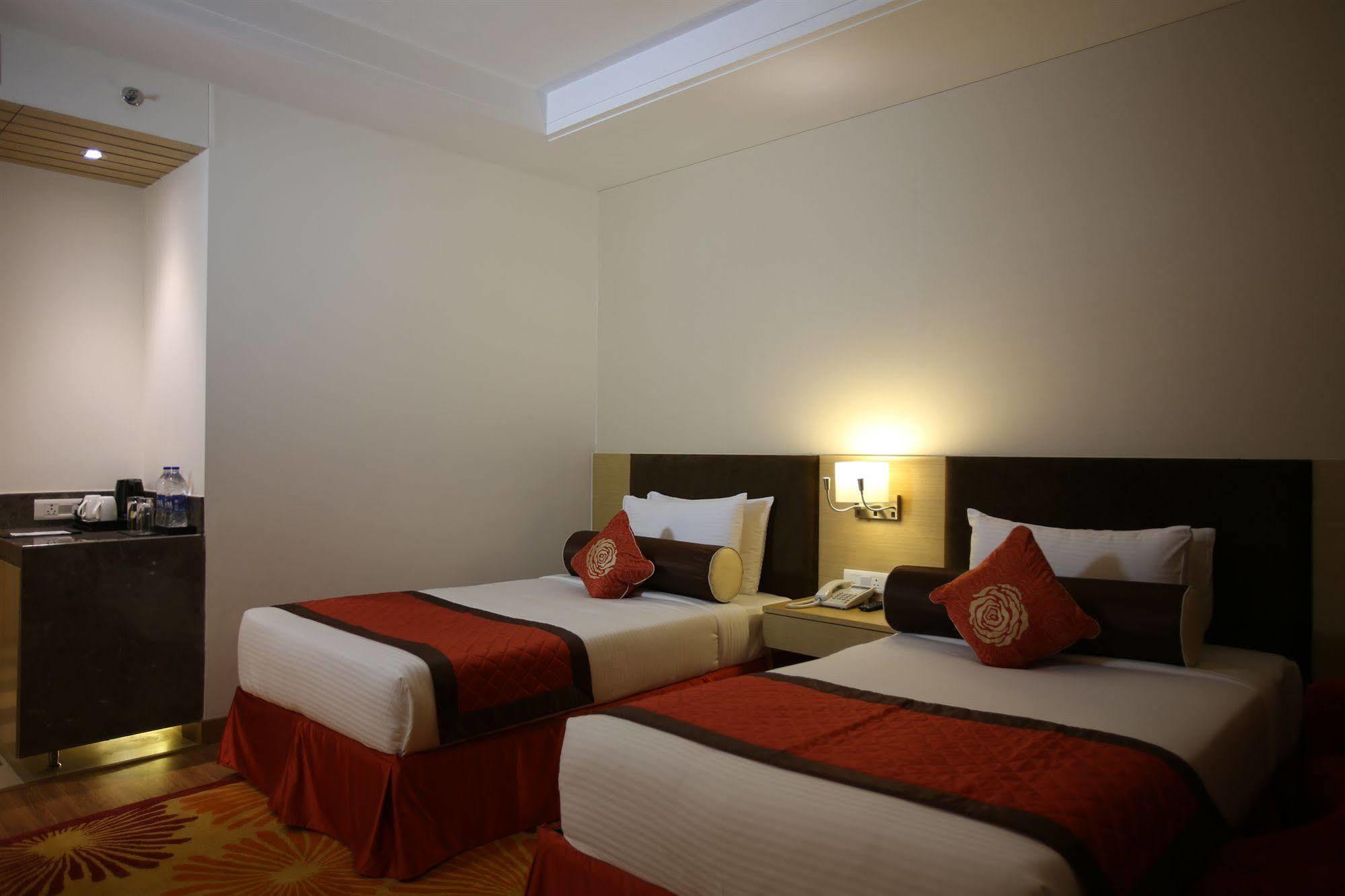 Country Inn & Suites By Radisson, ميروت المظهر الخارجي الصورة