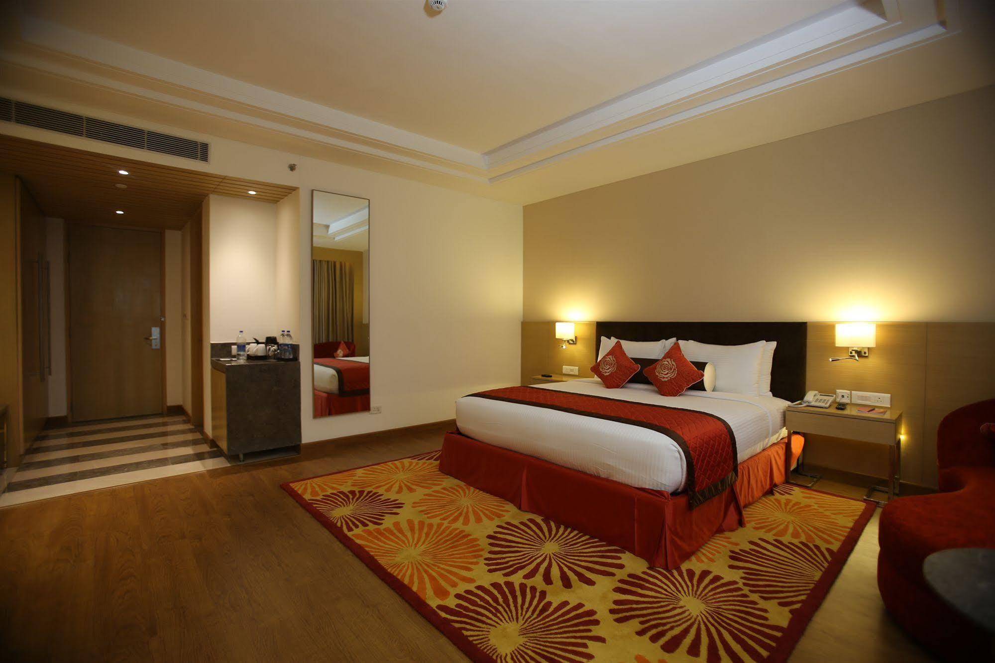 Country Inn & Suites By Radisson, ميروت المظهر الخارجي الصورة