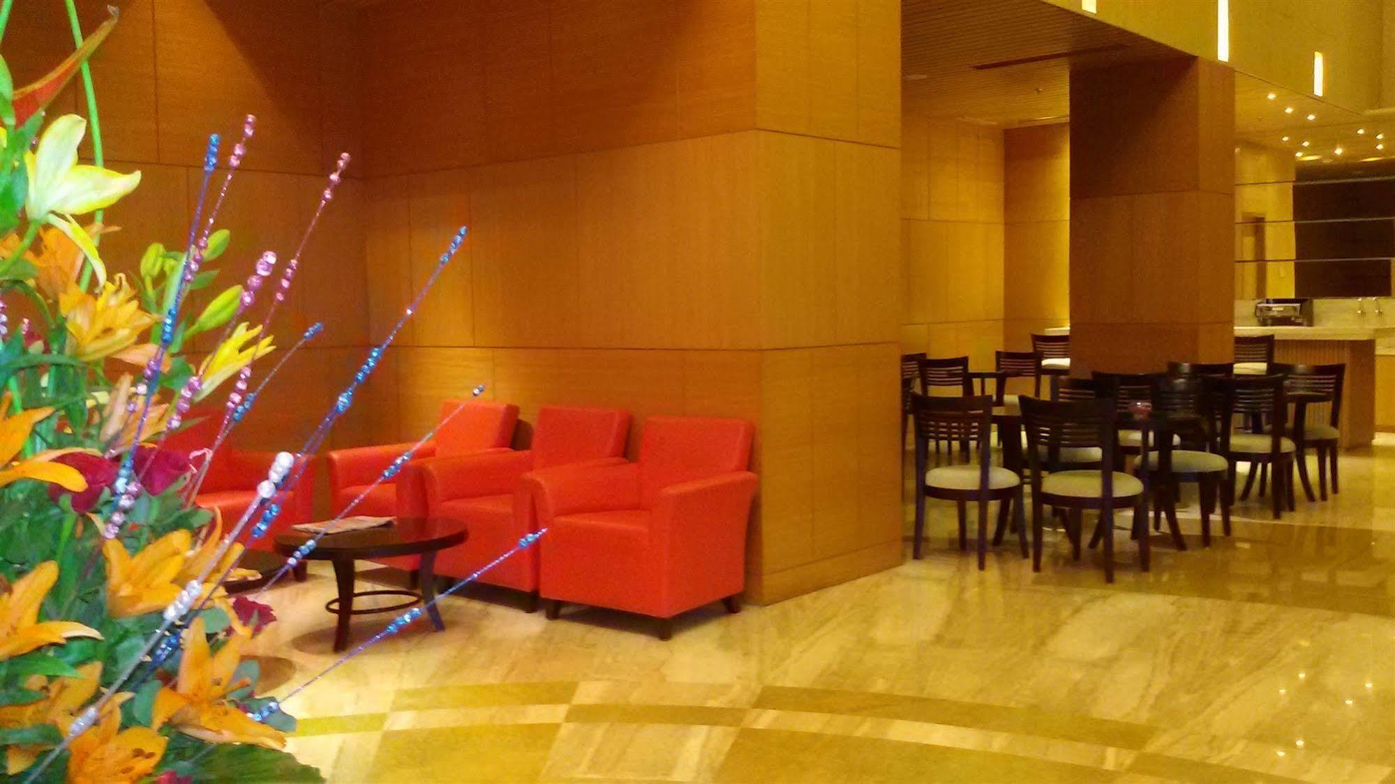 Country Inn & Suites By Radisson, ميروت المظهر الخارجي الصورة