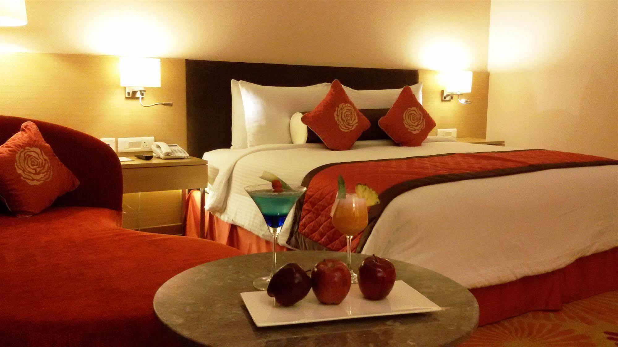 Country Inn & Suites By Radisson, ميروت المظهر الخارجي الصورة
