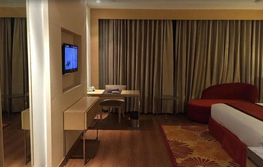 Country Inn & Suites By Radisson, ميروت المظهر الخارجي الصورة