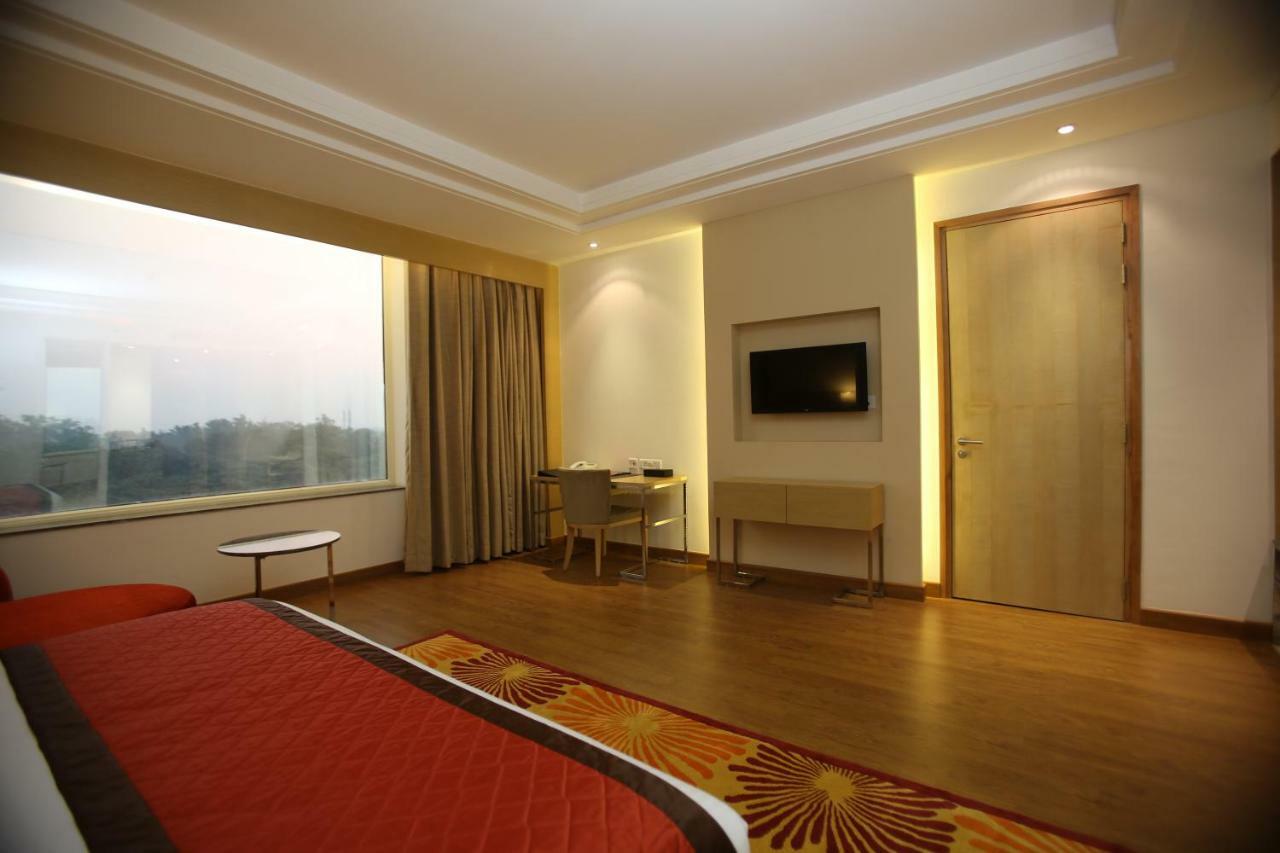 Country Inn & Suites By Radisson, ميروت المظهر الخارجي الصورة