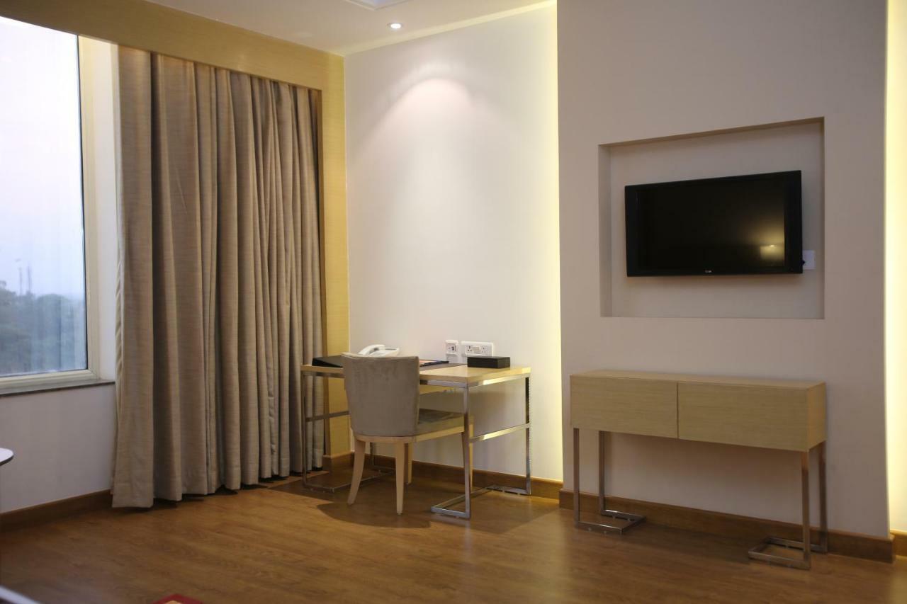 Country Inn & Suites By Radisson, ميروت المظهر الخارجي الصورة