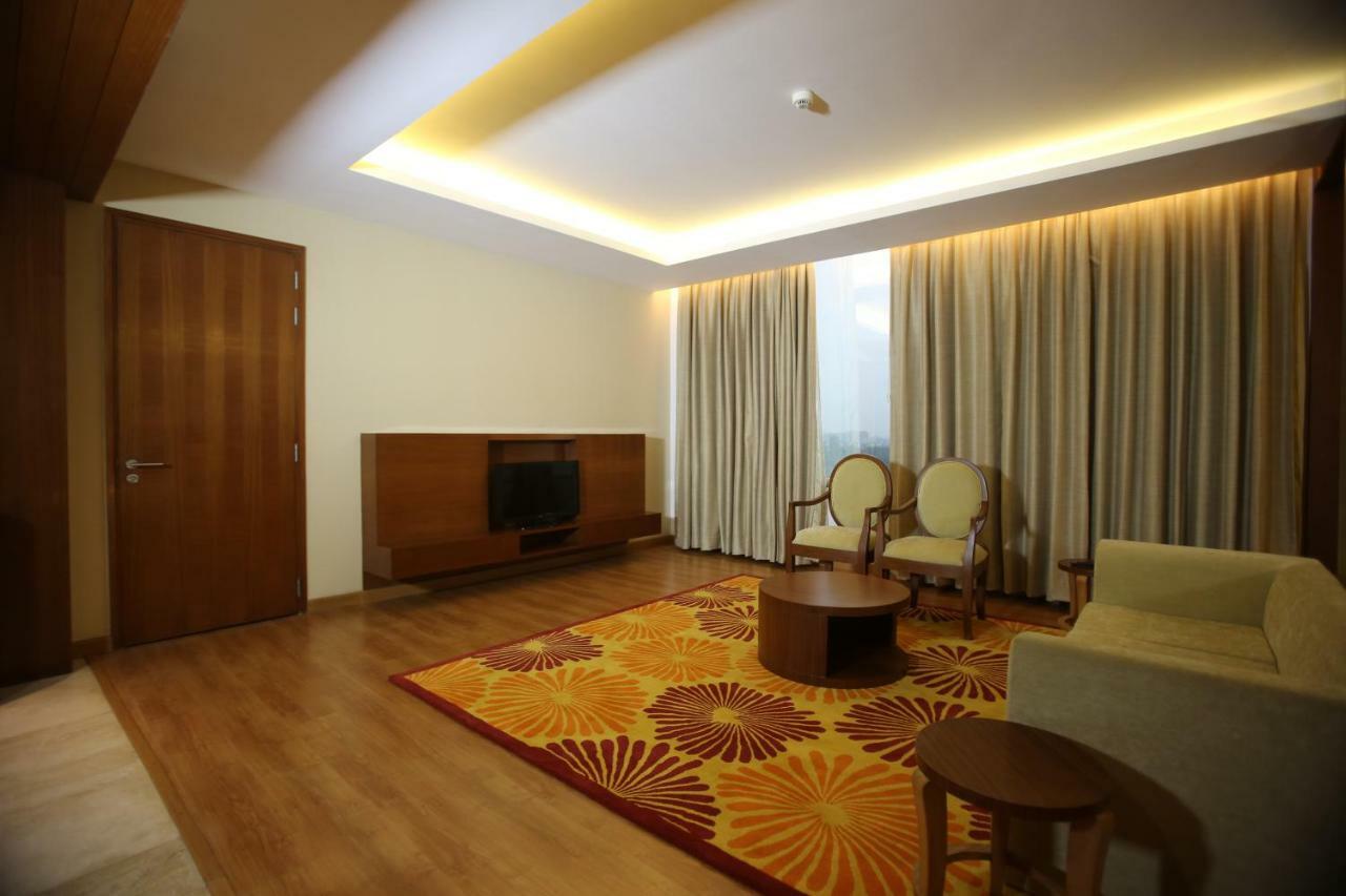 Country Inn & Suites By Radisson, ميروت المظهر الخارجي الصورة
