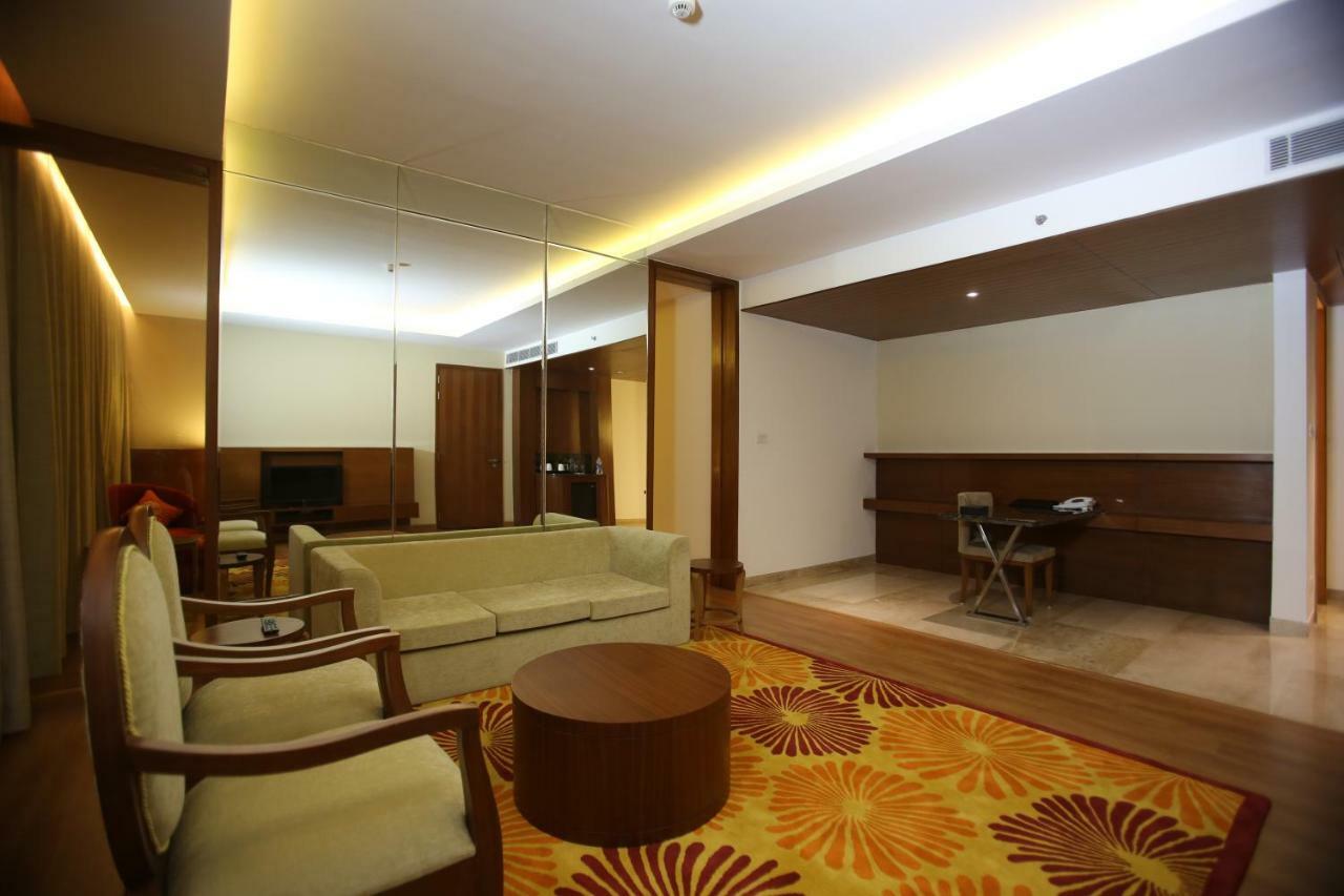 Country Inn & Suites By Radisson, ميروت المظهر الخارجي الصورة